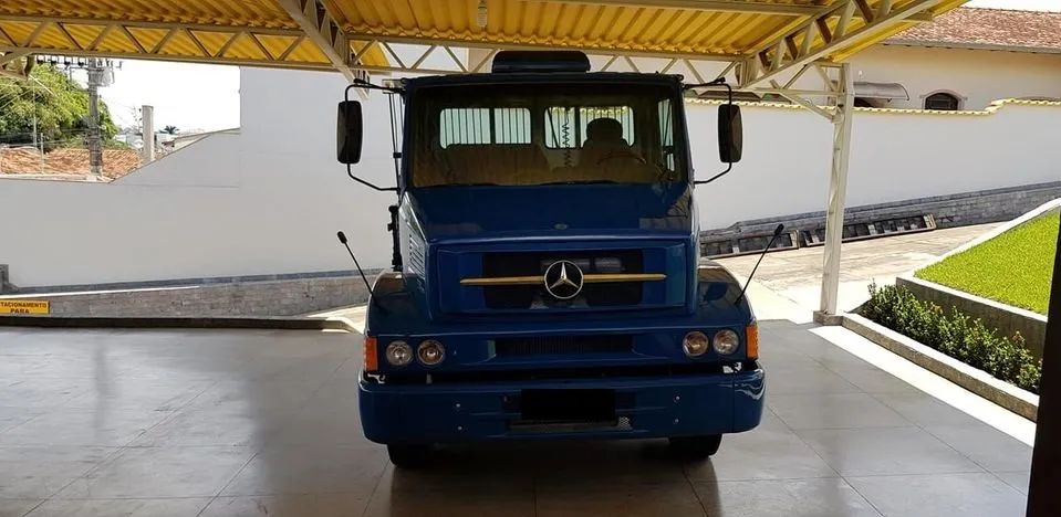 Mercedes-Benz 1318 carroceria 2010 - Foto 2