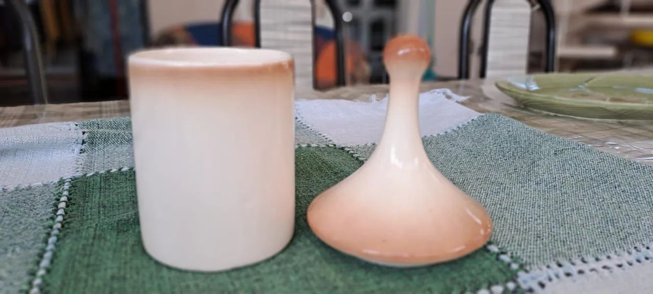 Pote de cerâmica com tampa em formato de casa - Foto 3