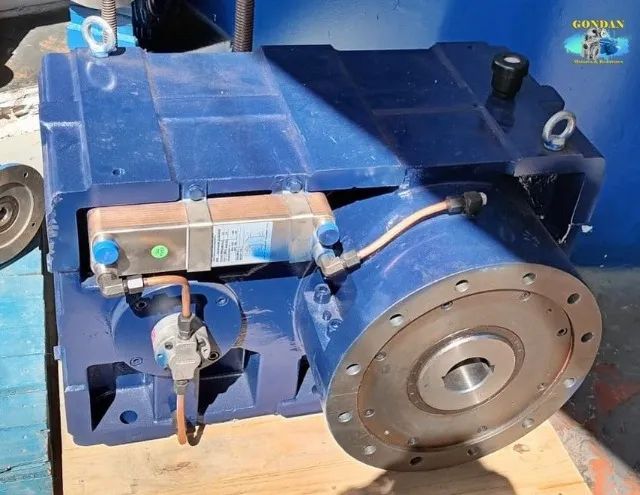 Redutor de engrenagens paralelas extrusora Modelo TZLYJ 250 sem óleo