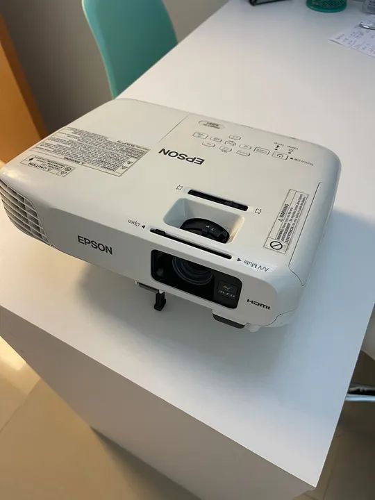Projetor Epson PowerLite X24+