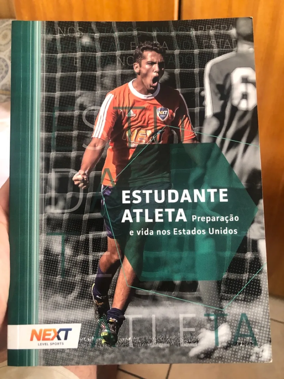 Livro Estudante Atleta: Preparação e vida nos EUA