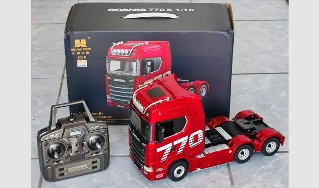 Huina - Scania 770S 1/18 - Miniatura de Caminhão com Controle
