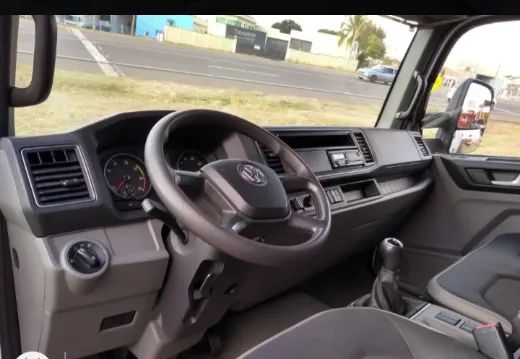 VW 11180 Delivery Baú 2018 - Foto 6