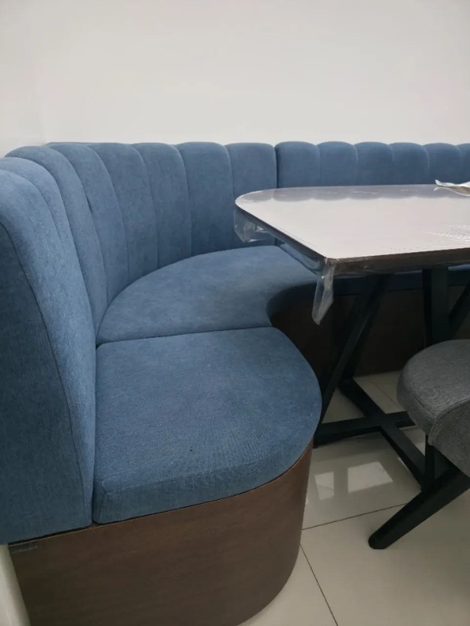 Canto alemão CDCA + mesa + cadeiras - Foto 3