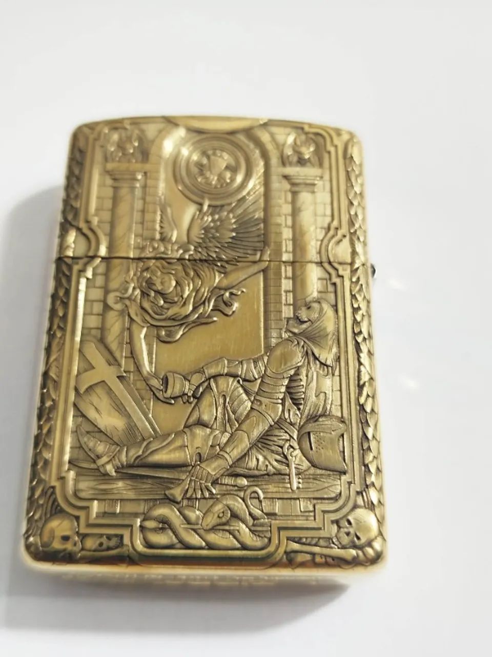 Isqueiro Zippo rei de espadas novo com caixa de acrílico