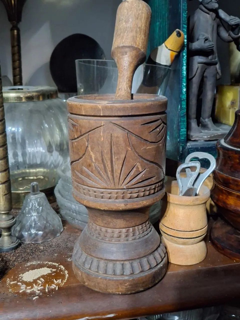 Conjunto de pilão e almofariz em madeira