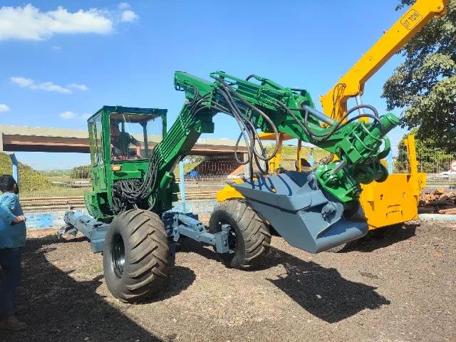 Escavadeira tipo Aranha - Foto 2