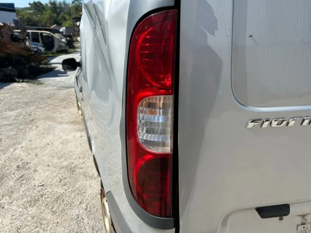 SINALEIRA ESQUERDA FIAT FIORINO 2014