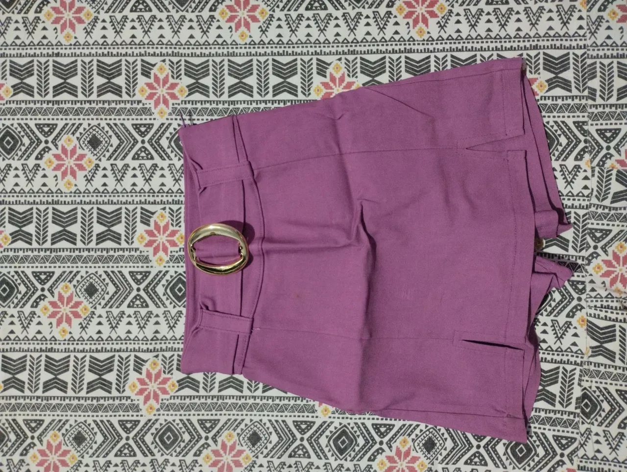 Short Saia Roxo com Cinto Dourado - Tamanho P - Foto 2