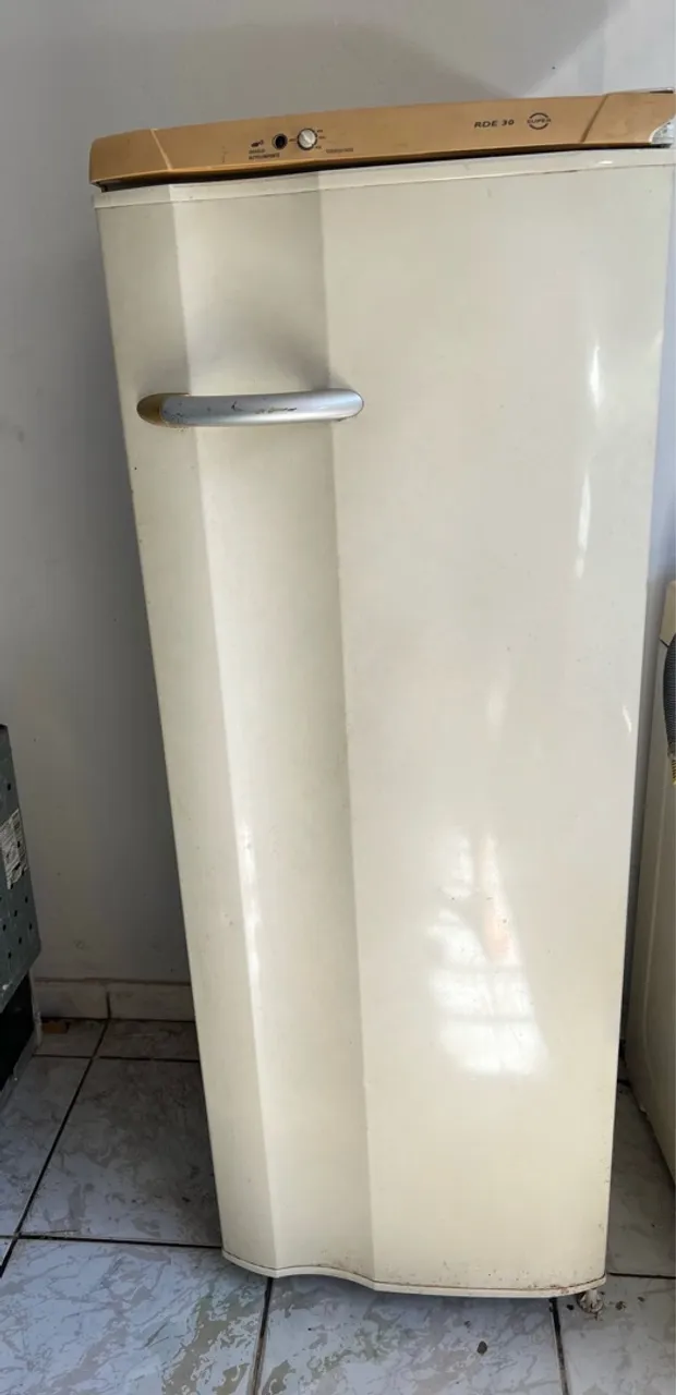 Geladeira RDE 30 - Clássica e Funcional