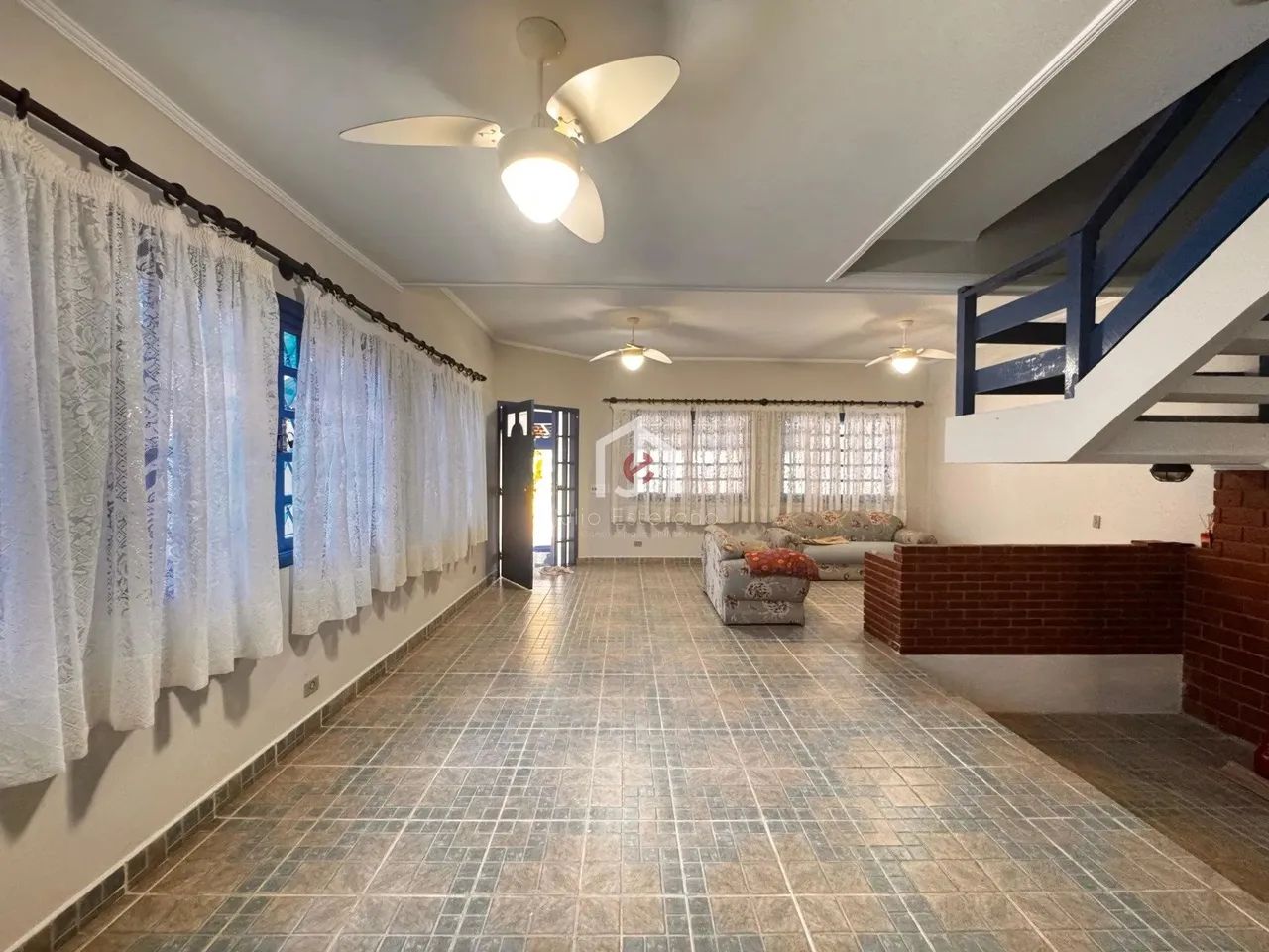 Casa mobiliada com 4 dormitórios sendo 3 suítes no bairro do Lázaro em Ubatuba. - Foto 3
