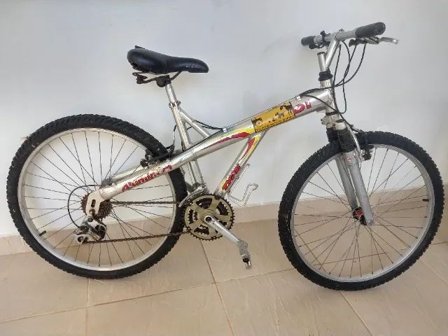    Bicicleta Caloi Aluminium Aro 26 excelente - Foto 4