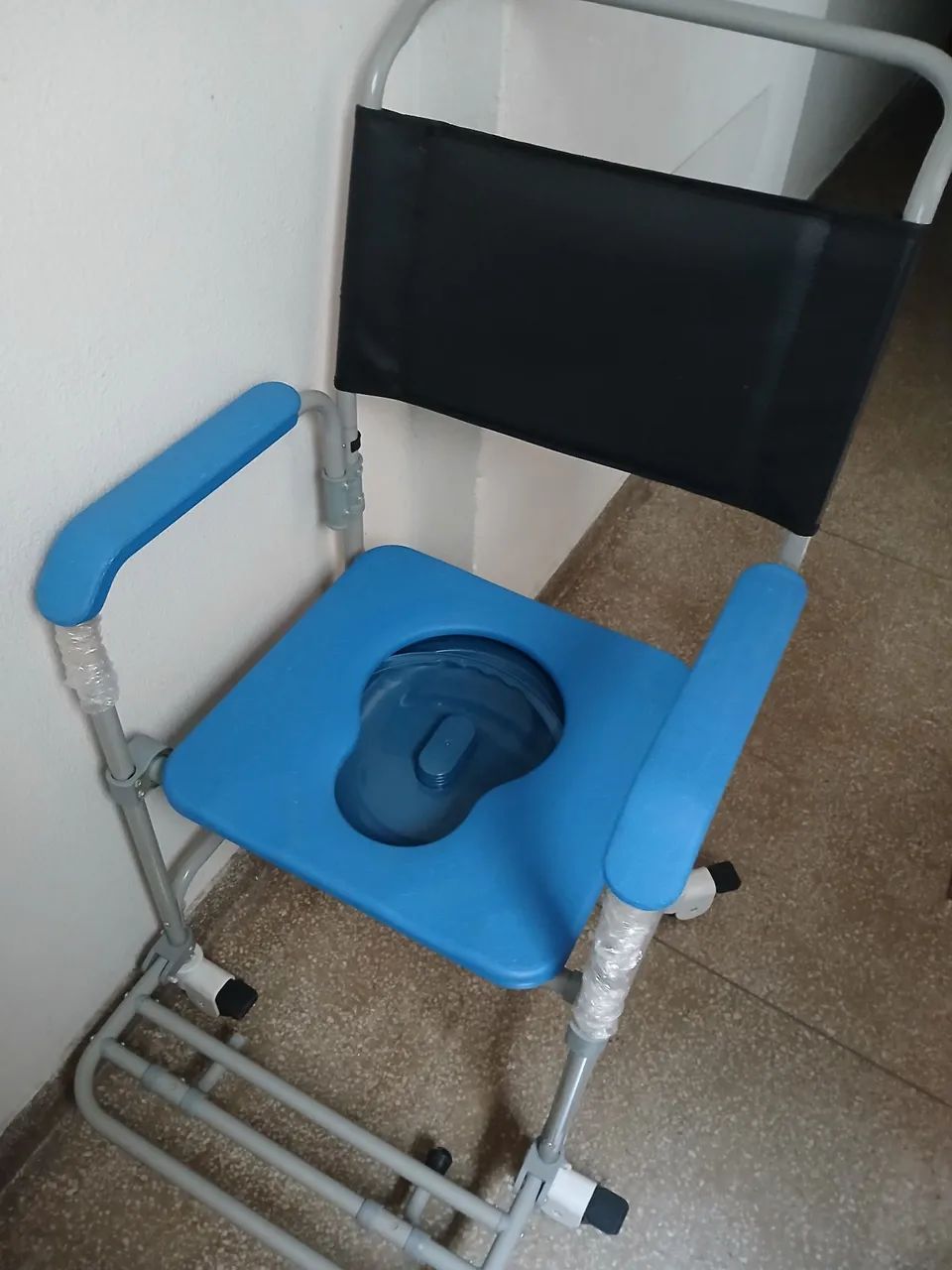 Cadeira  Rodas Higienica  - Foto 2
