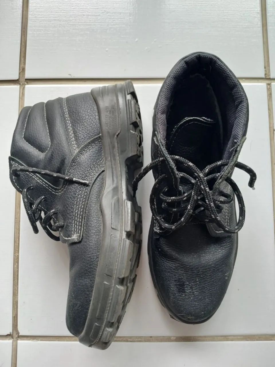 Botas de Segurança - Tamanho 41 - Foto 2
