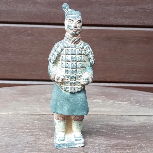 Guerreiro chinês feito em terracota - década de 1950