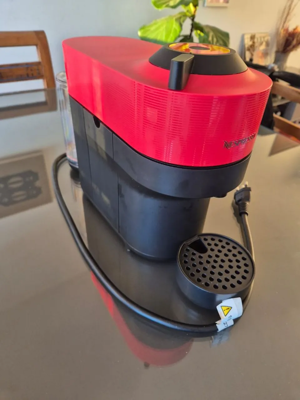 Nespresso Vertuo Next - Cafeteira Vermelha