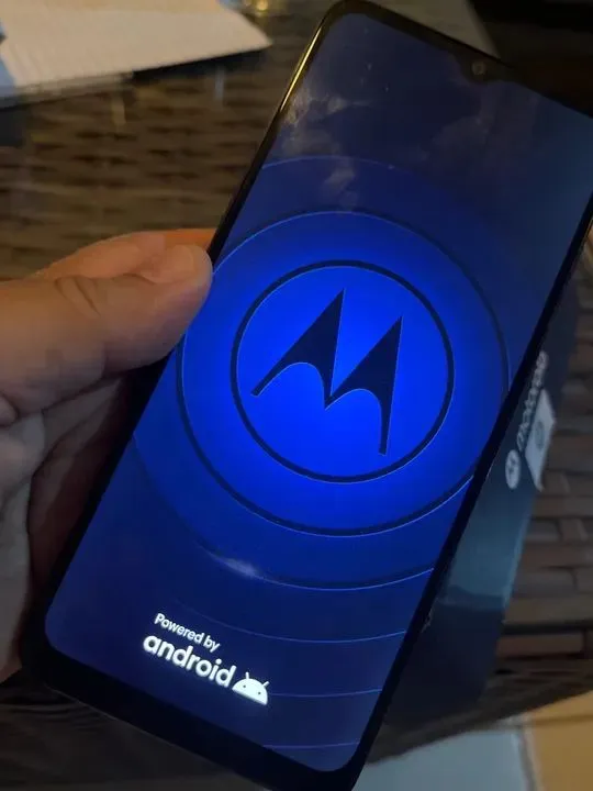 Moto e 22