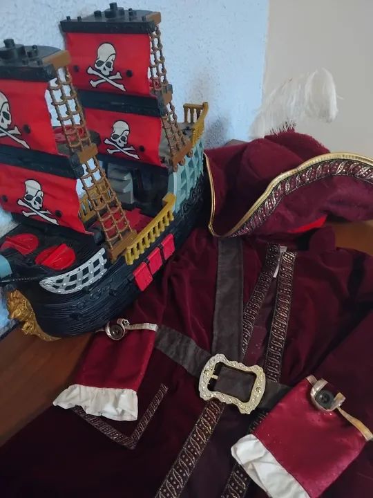 Kit Navio Pirata e Fantasia Infantil