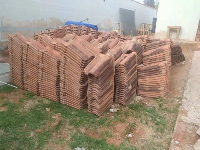 Telhas coloniais americanas para doação