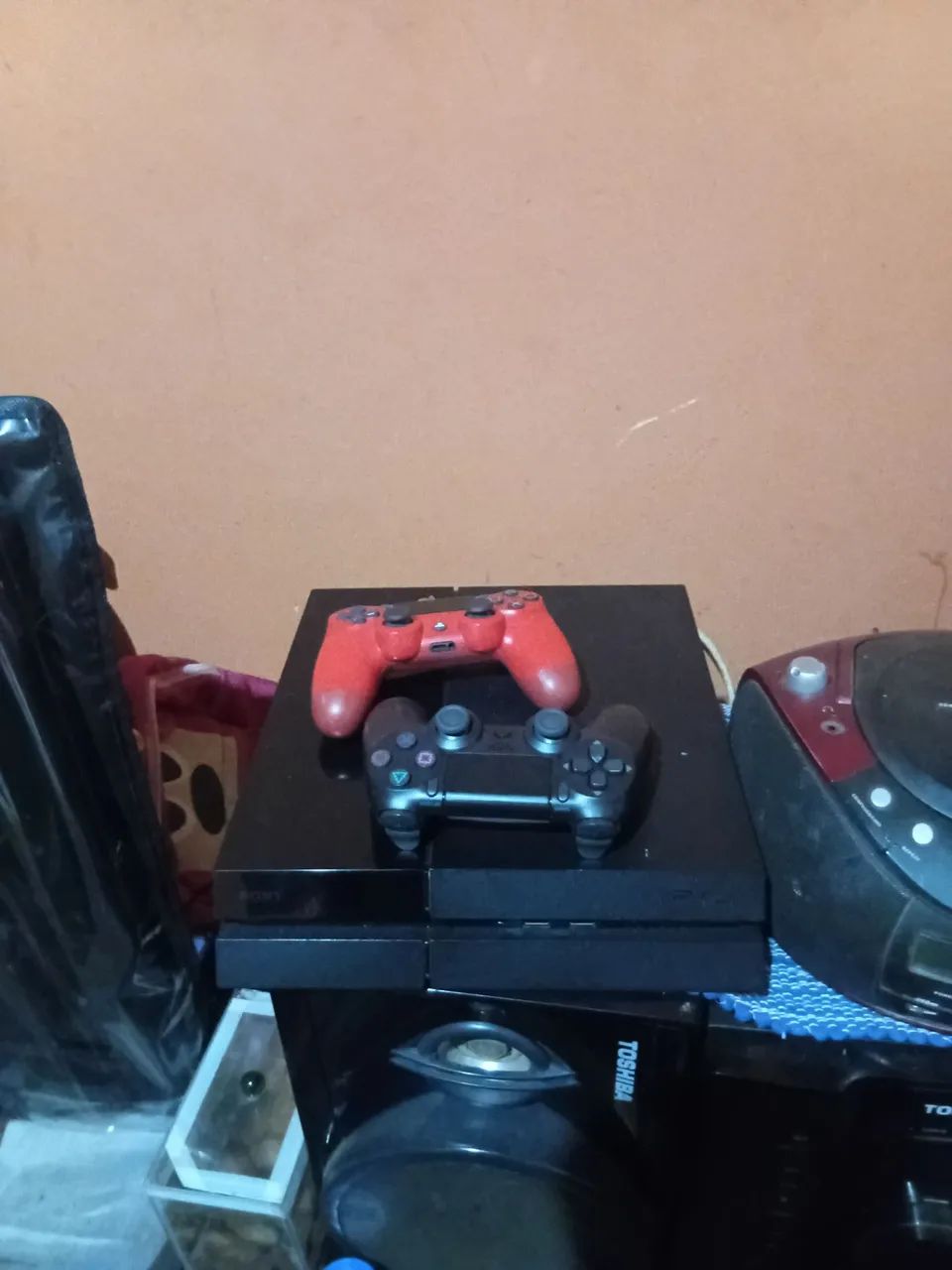 Vende-se ps4 semi novo 