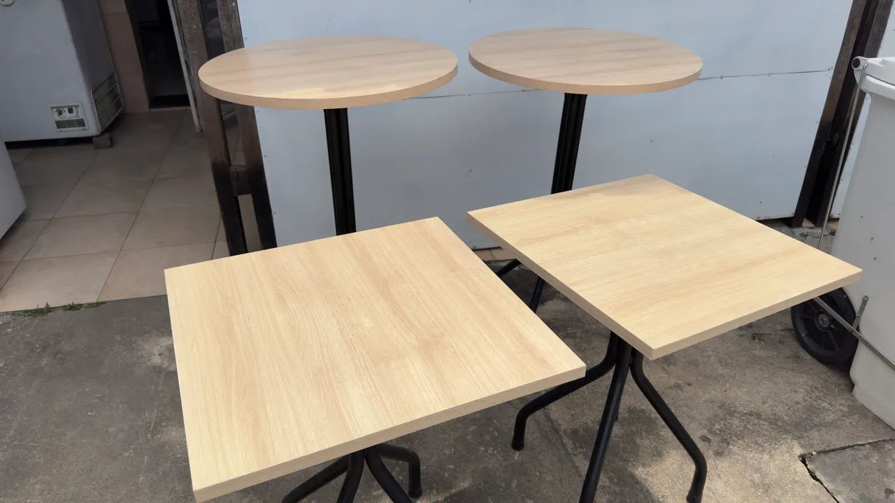 02 Lindas Mesas Bistrô e Cafeteria em MDF amadeirado sem defeitos. - Foto 3