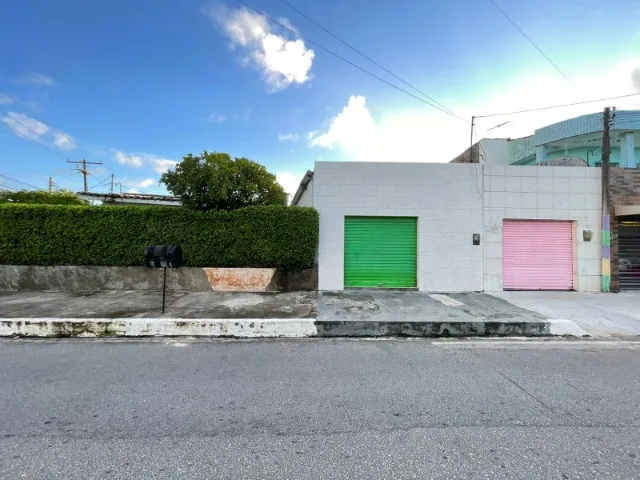 Casa na Gruta com 4 Pontos Comerciais