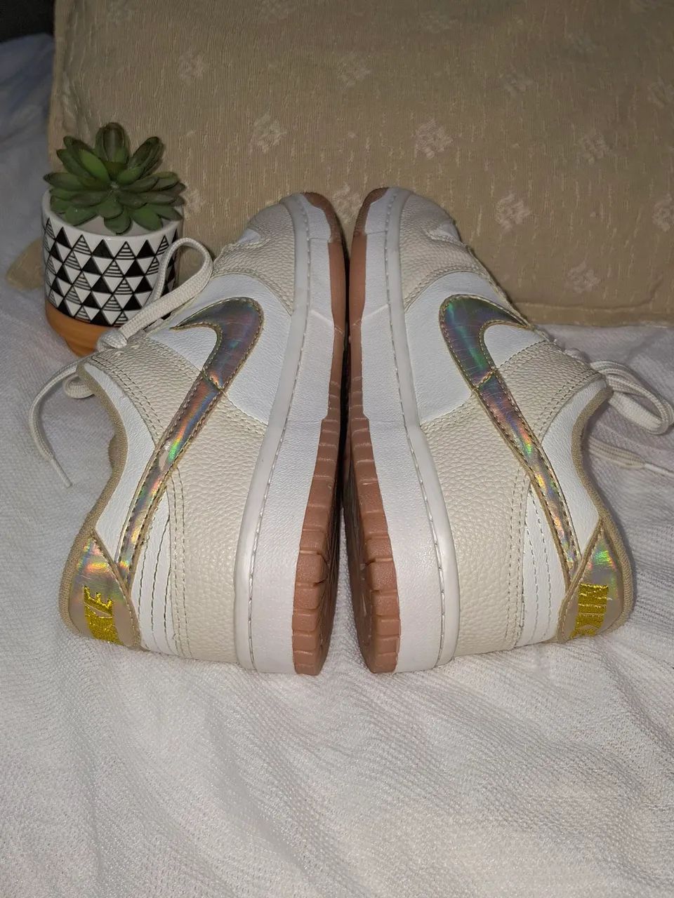 Tênis Nike Dunk Low Bege com Branco em Estado de Loja tam38 - Foto 4