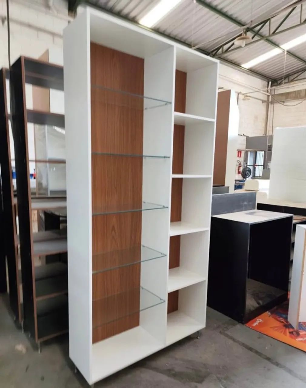 Estante expositora com pe de inox  - Fabricamos sob encomenda  - Foto 2