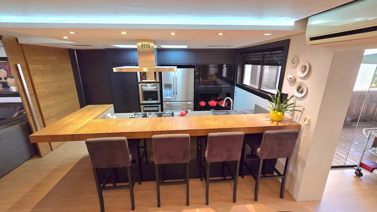APARTAMENTO 325 M2, MOBILIADO, 4 Q (2 S), 3 VG, CENTRO NOBRE FLORIANÓPOLIS SC  - Foto 4