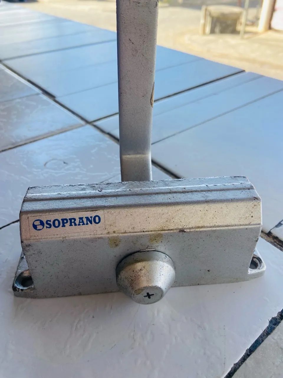 Mola para porta Seminova