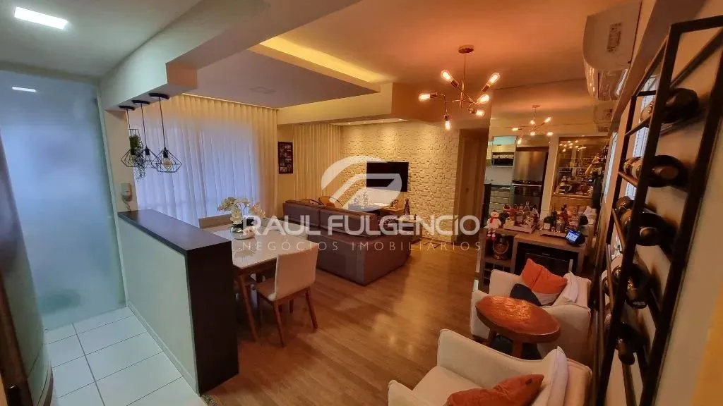 Apartamento mobiliado à venda no Edifício Solar Mirador, localizado próximo ao Bela Suiça,