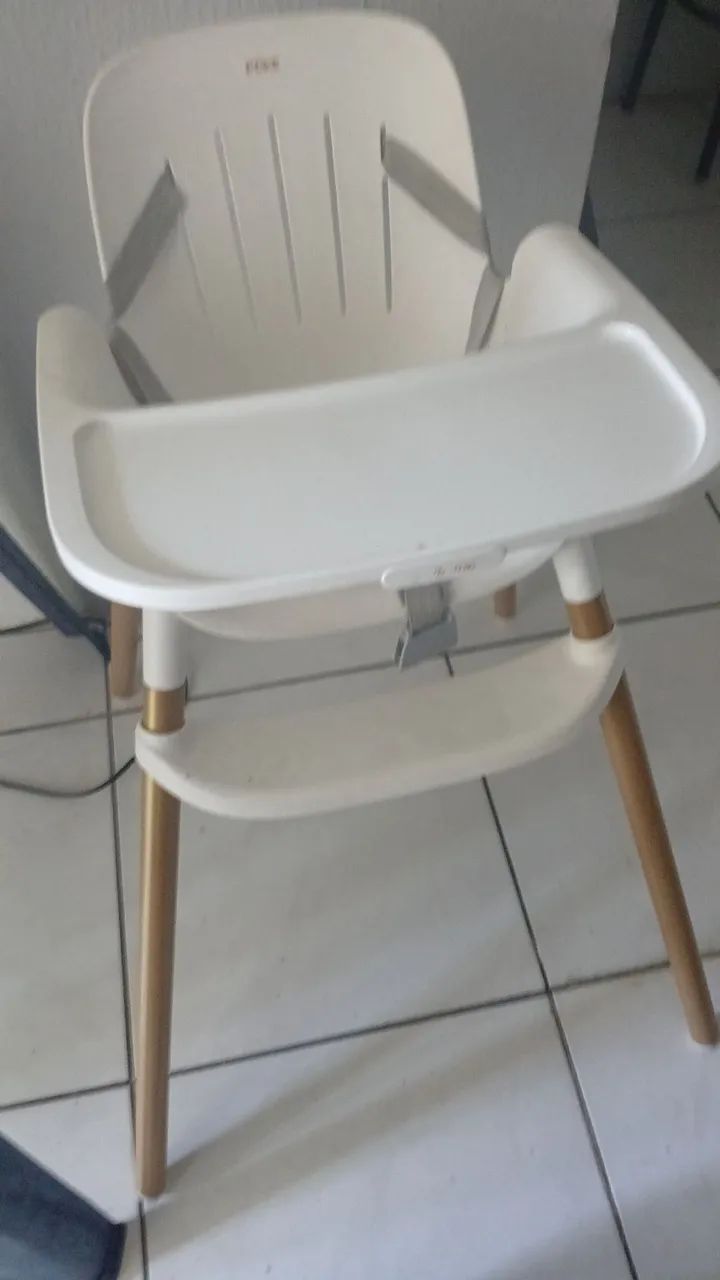 Cadeira de alimentação infantil 