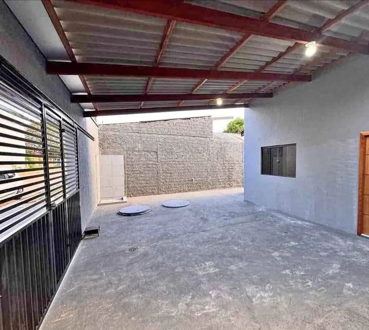 # CASA COM 2 QUANTOS 2 BANHEIROS 