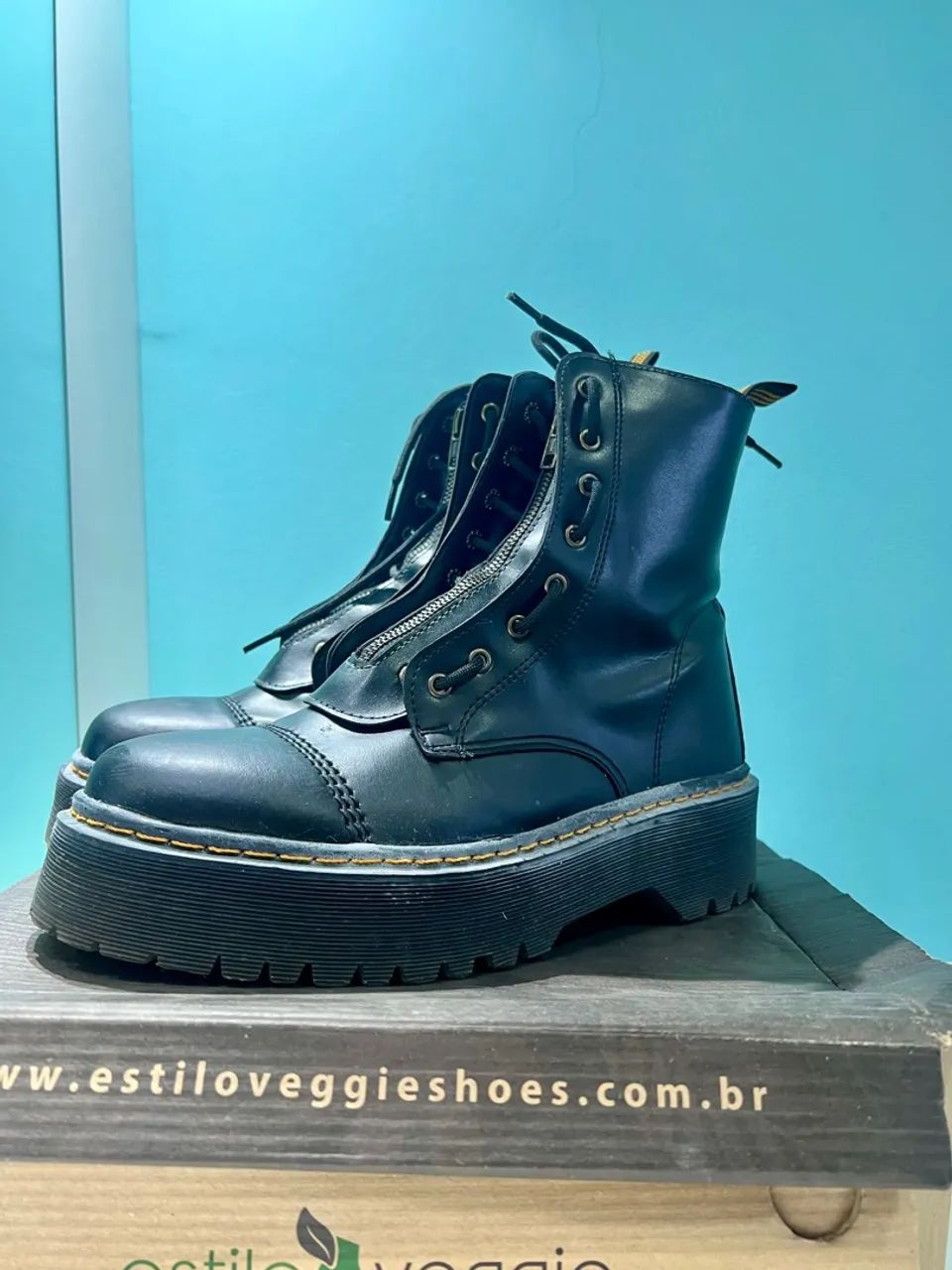 Coturno Tratorado Estilo Inglês NOVÍSSIMO  - Foto 2