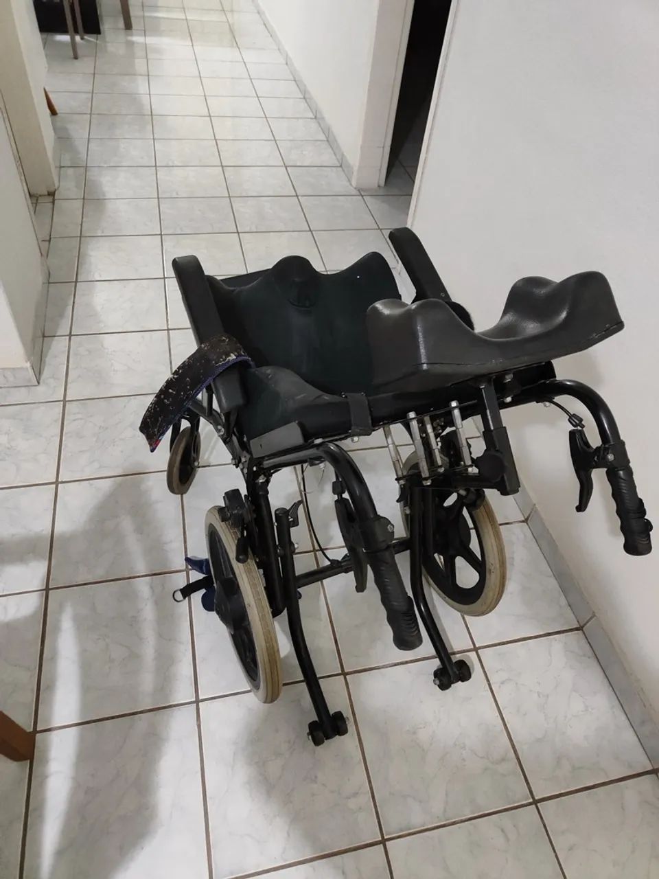 Cadeira de Rodas Dobrável