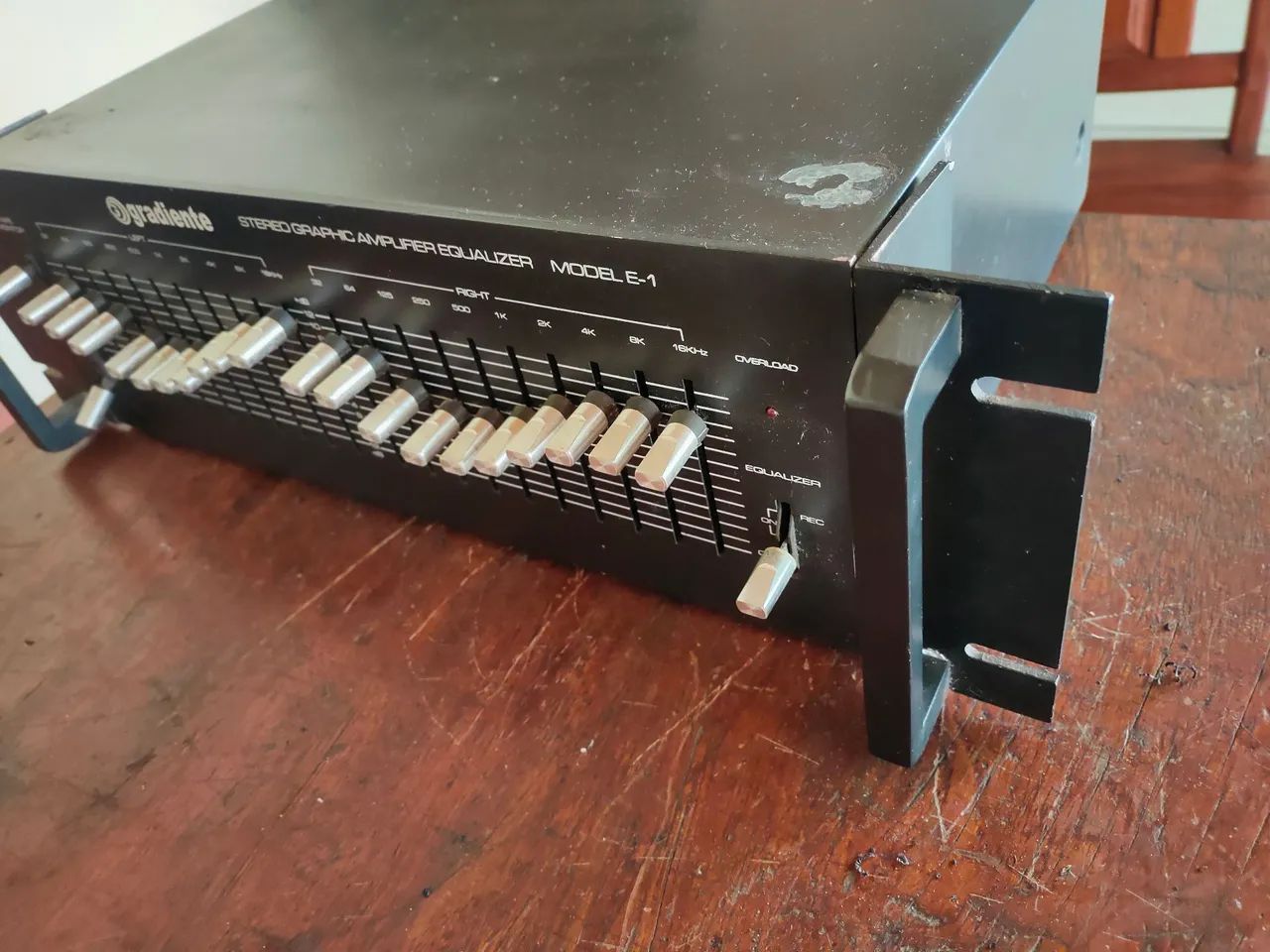 Gradiente E1 equalizador sistem one - Foto 4