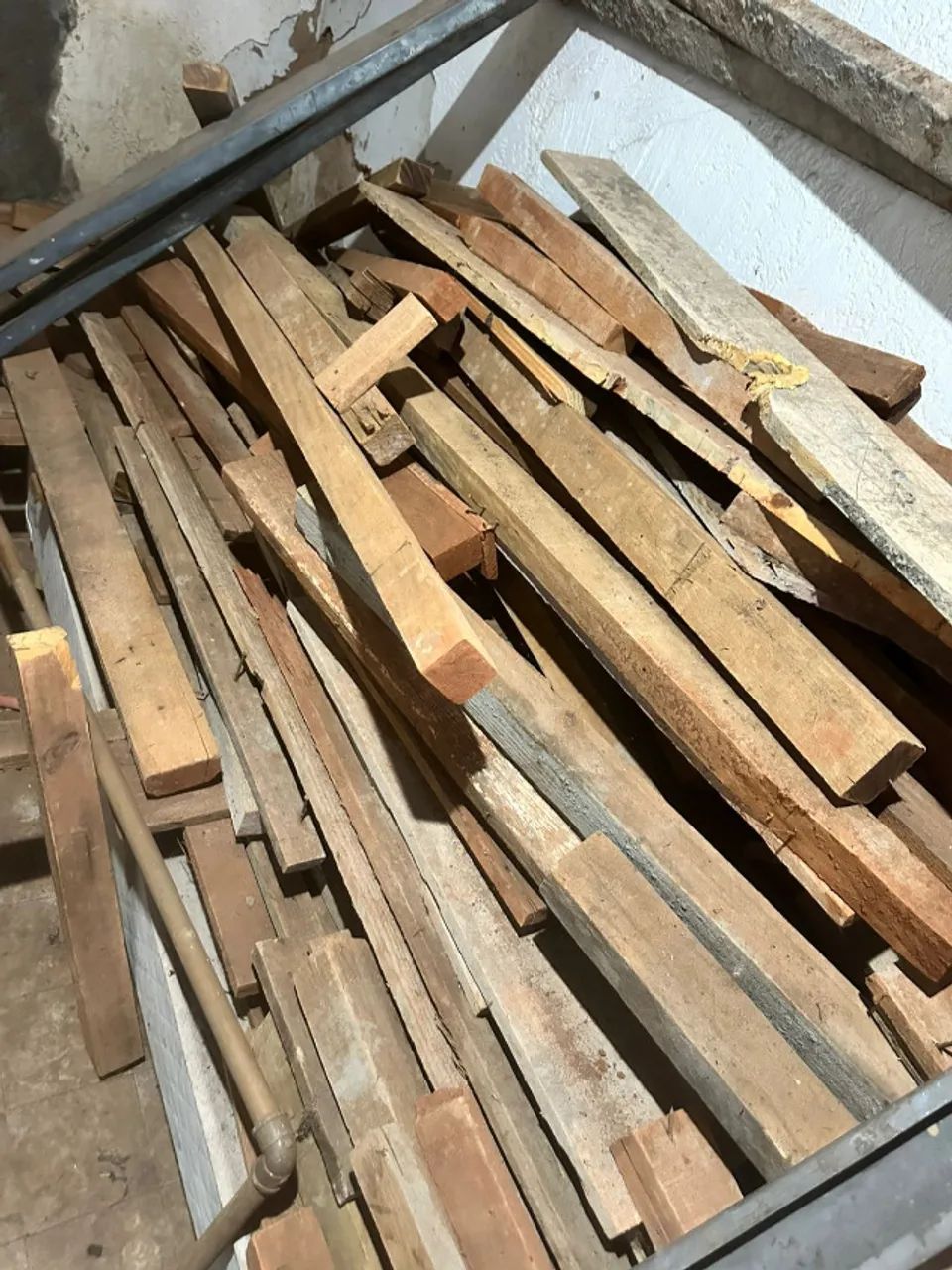 Madeira diversa para construção sobra obra - Foto 3