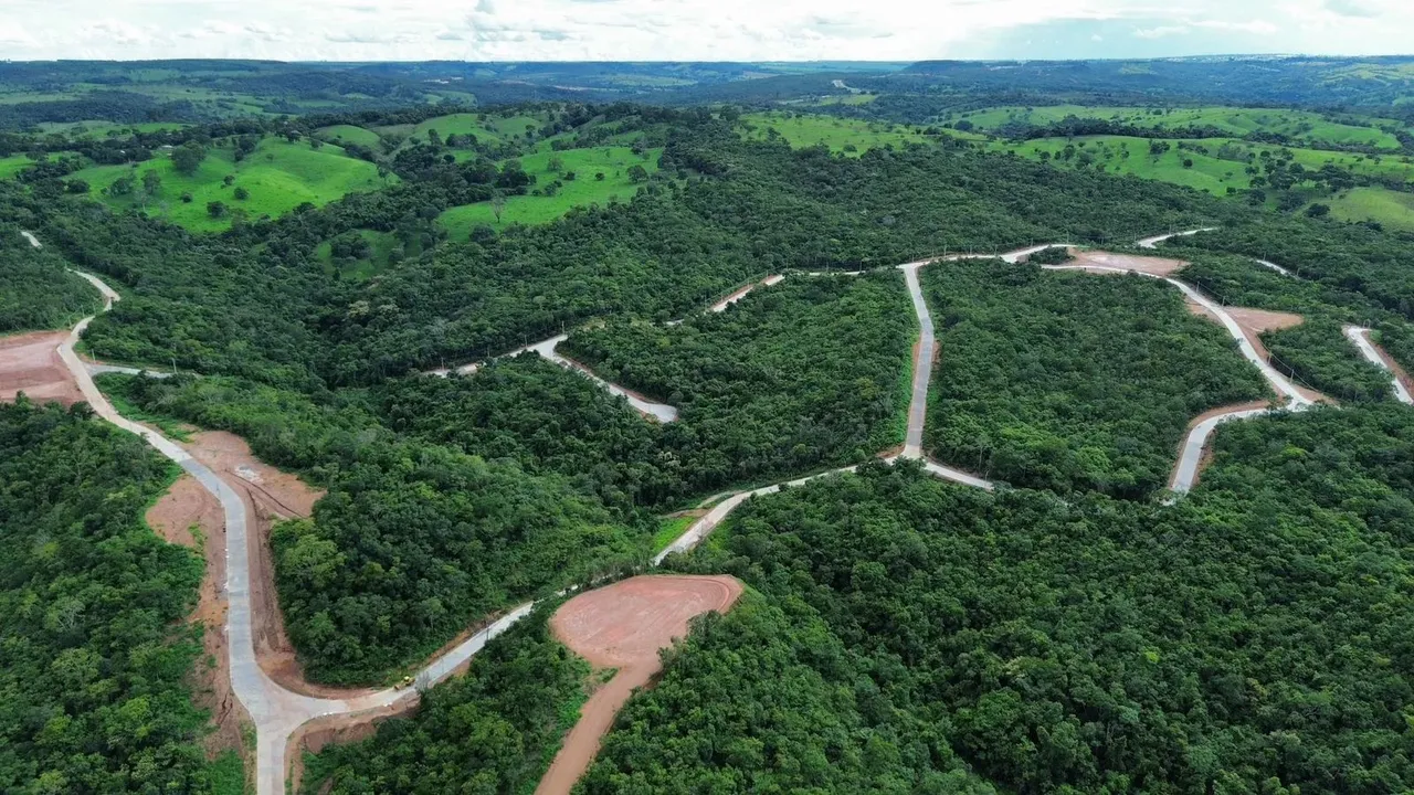 % Chácaras 2500m2 com acesso ao Rio Corumba próximo Brasília DF. |