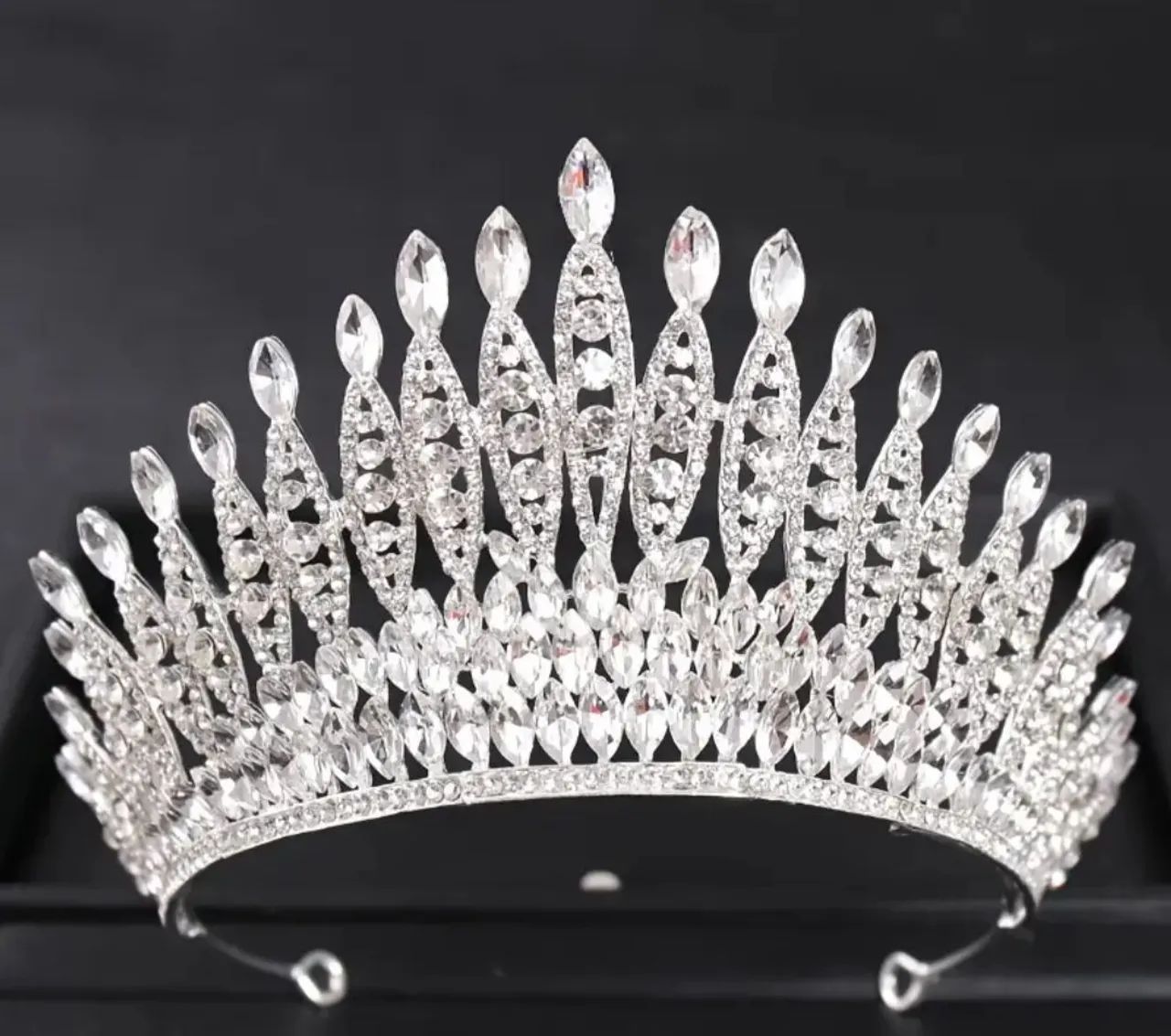 Tiara miss