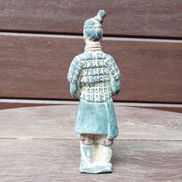 Guerreiro chinês feito em terracota - década de 1950 - Foto 4