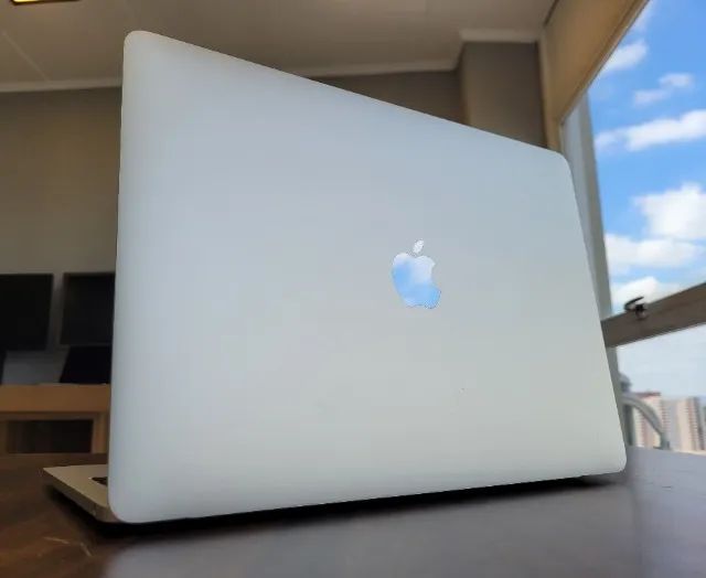 Apple MacBook Pro 2019 TouchBar Core i5 Quad Core | 256GB SSD | 8GB LPDDR3 13.3" Prateado - Foto 4