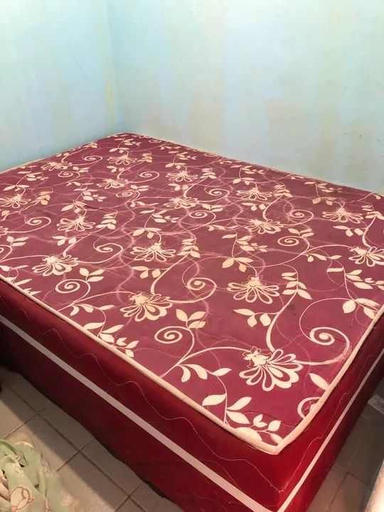 Cama Box Casal com Detalhes em Floral