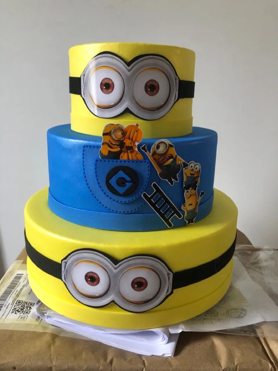 Bolo fake Minions - Foto 2