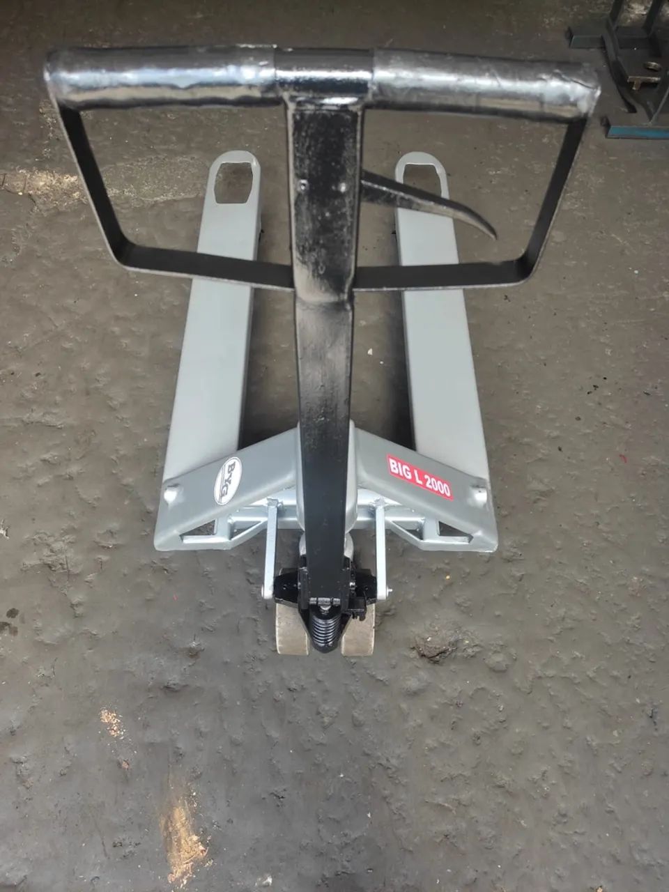 Empilhadeiras elétricas/ manuais e paleteiras disponíveis 