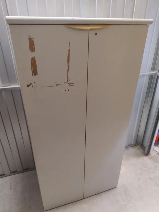 Armário Alto de Aço com Prateleiras - Foto 2