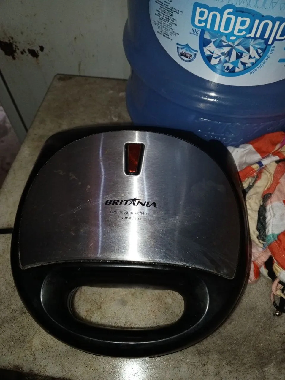 Sanduicheira/Grill Britânia (Retirada no Conjunto Esperança)