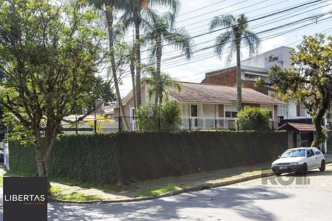 Casa a venda no bairro Guarujá com 4 dormitórios, piscina e salão de festas - Foto 3