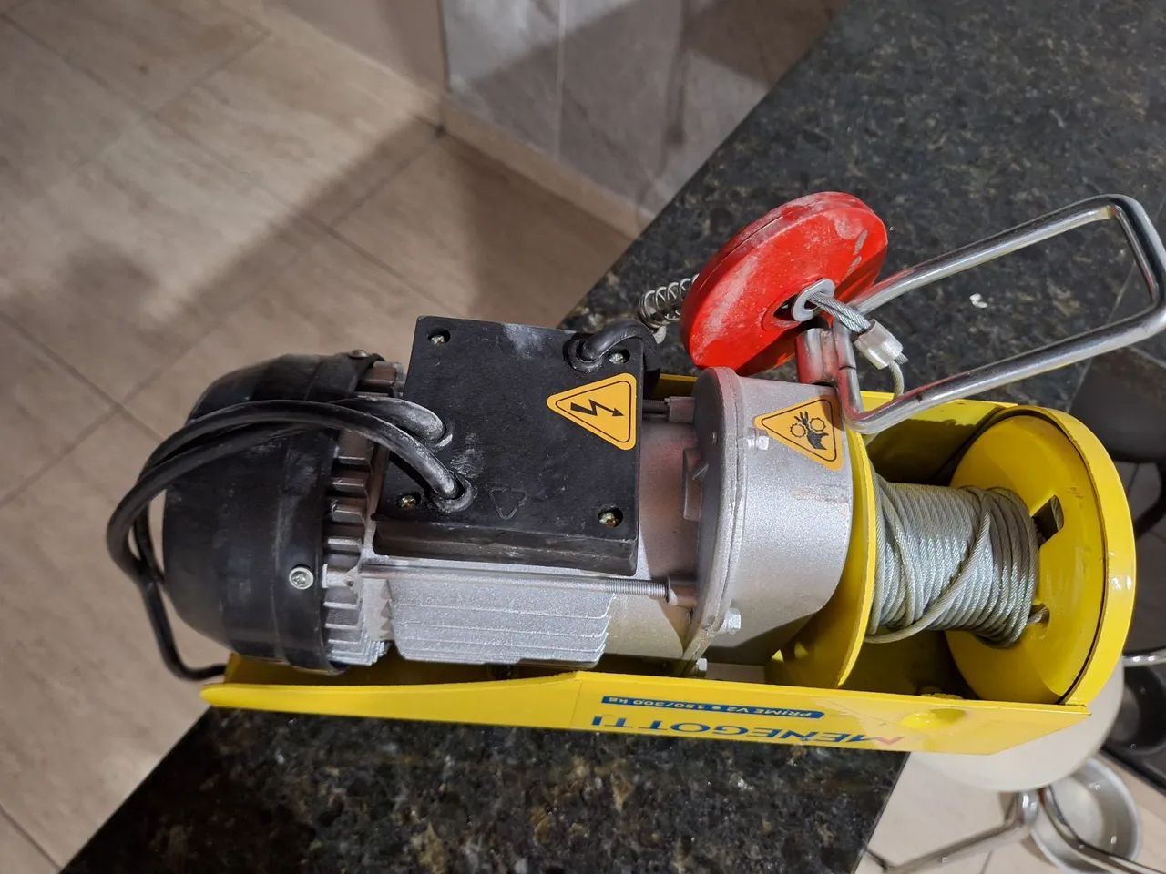 Talha Elétrica 150/300 kg Menegotti Prime V2 - Foto 2