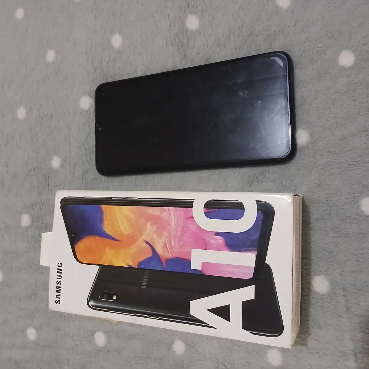 Celular Samsung A10 com defeito 