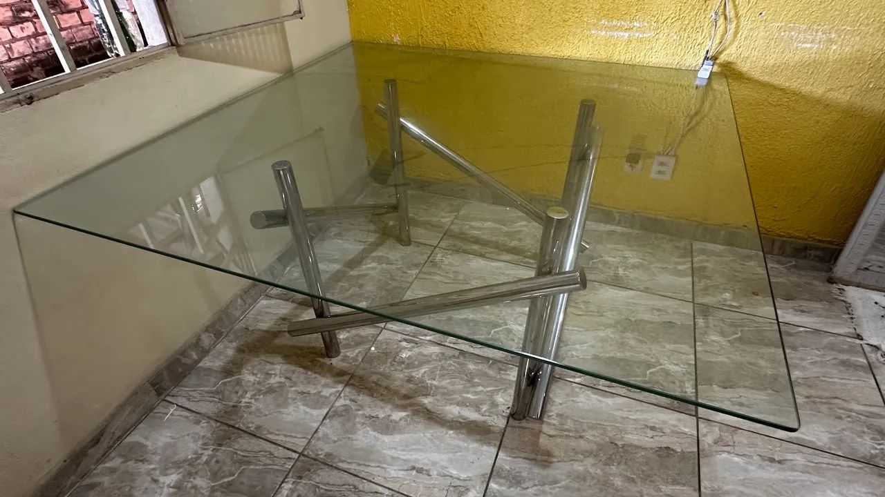 Mesa com 6 cadeiras 